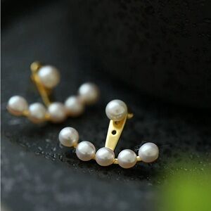 Genuine Pearl earrings with 925 silver stud ( no allergy)